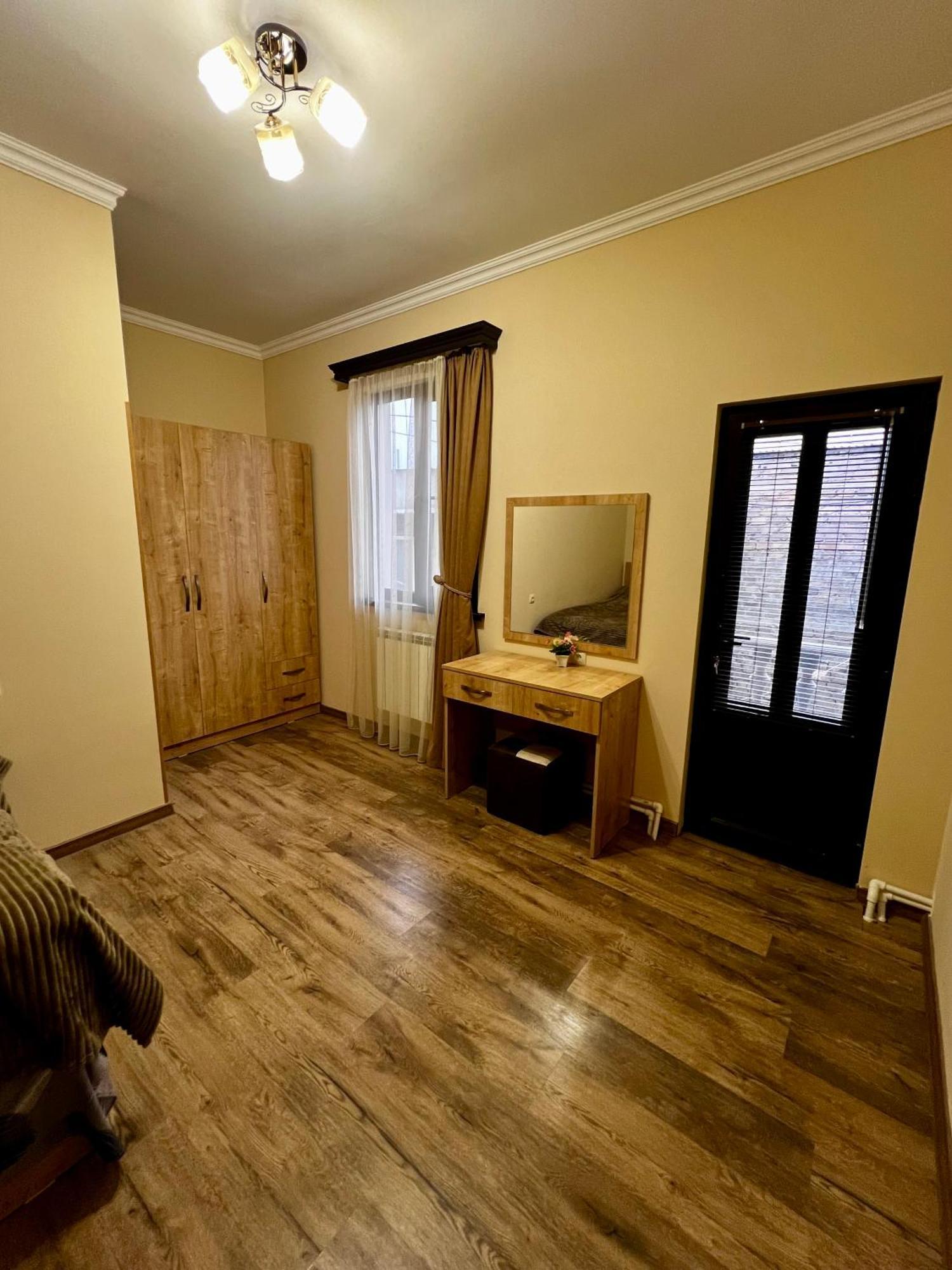 New , Comfortable 3 Bedroom House Jerevan Eksteriør billede